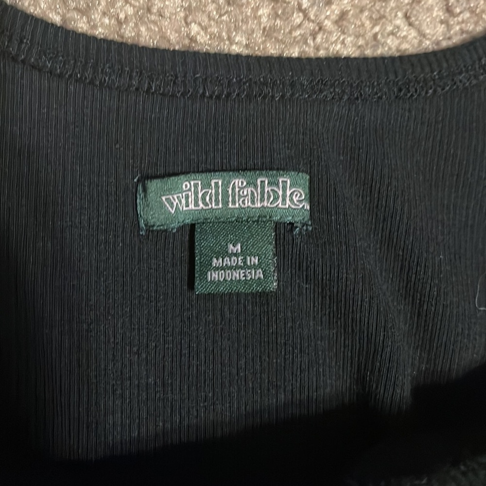 Black stretchy cropped tank top - Picture 3 of 3